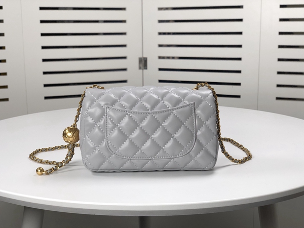 シャネルバッグ側面デザイン